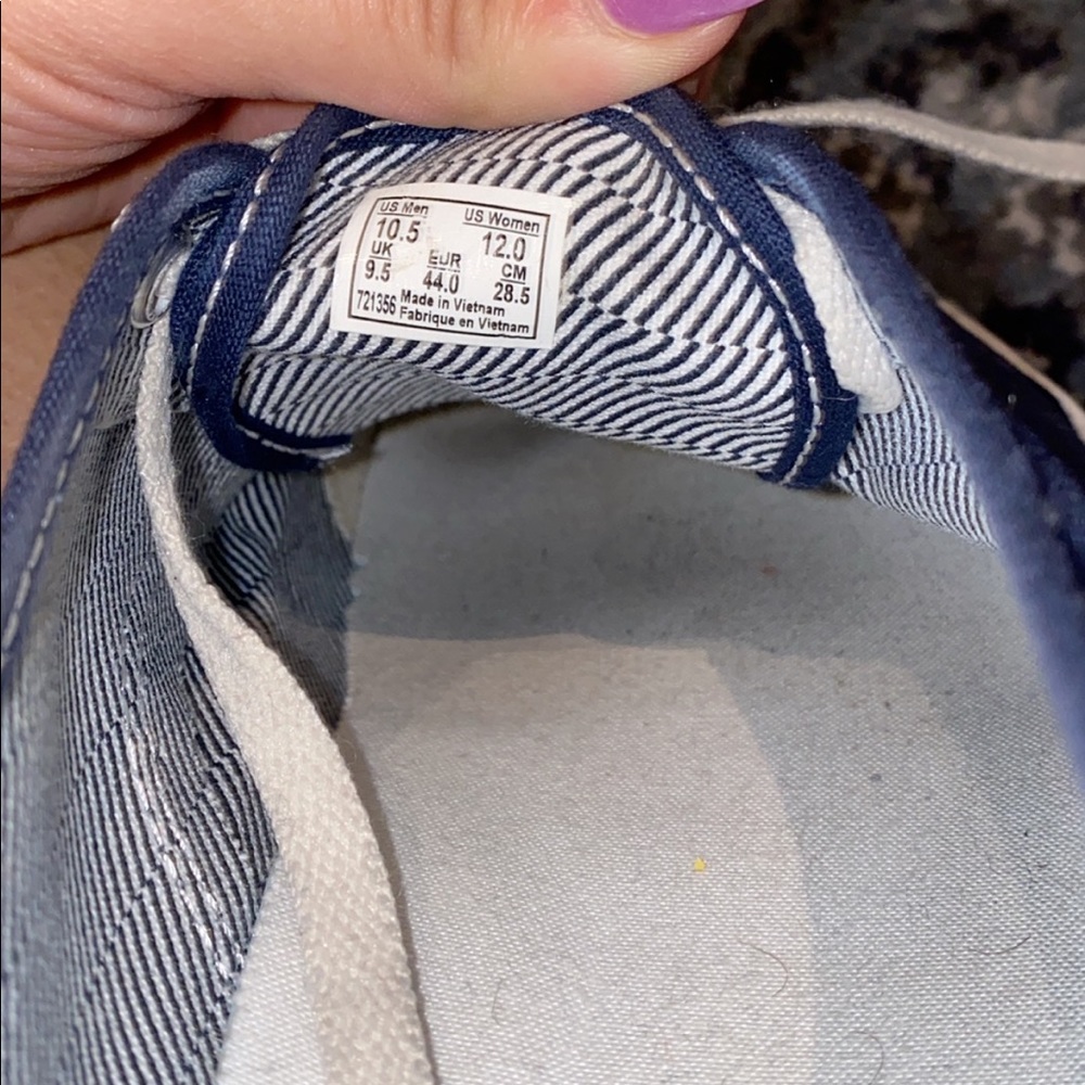 Vans - Picture 2 of 3